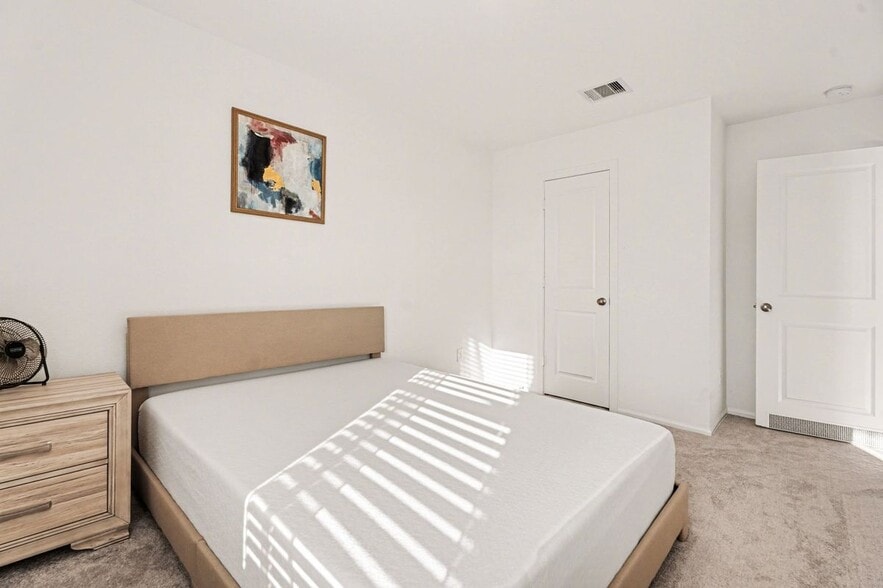 Building Photo - 9502 Brookside Point Dr