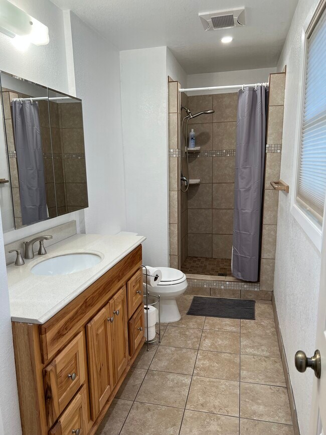 Building Photo - 151 Toftum Ln