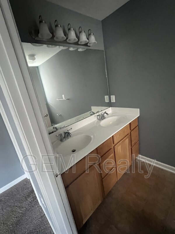 Building Photo - 7120 Azalea Dr