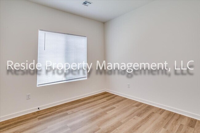 Building Photo - 2112 N Melody Ct
