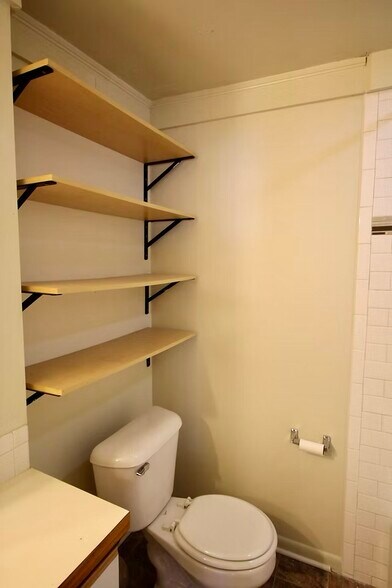 Building Photo - 121 N Normal St