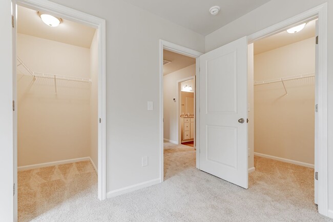Building Photo - Like-New 4 Bedroom Home in Boulder Ridge –...