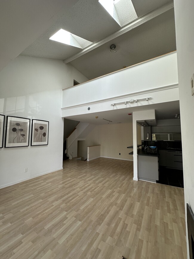 Building Photo - 1602 Society Pl