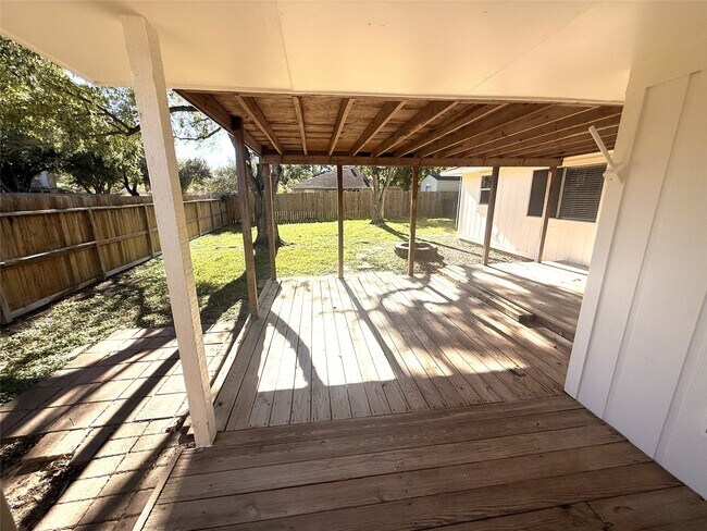 Building Photo - 1003 Valley Ranch Dr