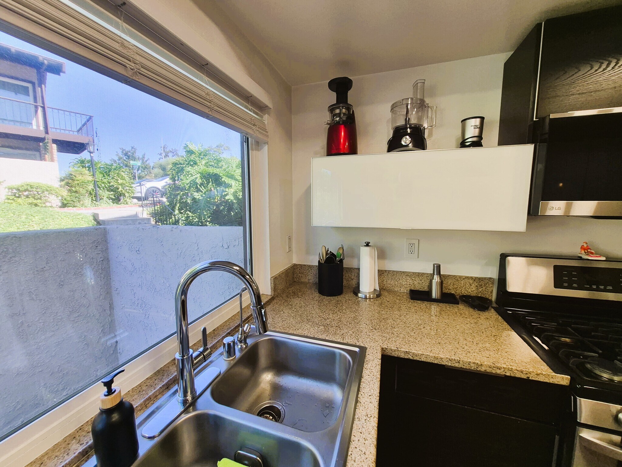 Building Photo - 5313 Sevilla Ct