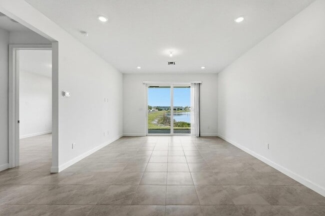 Building Photo - 6418 Seabright Ter