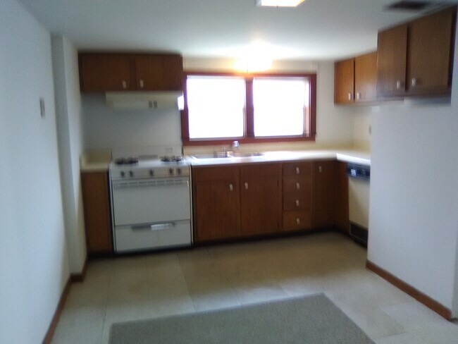 Kitchen - 134 Athania Pky