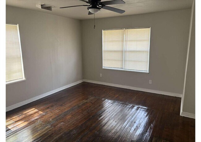 Building Photo - 4825 Brinkley St
