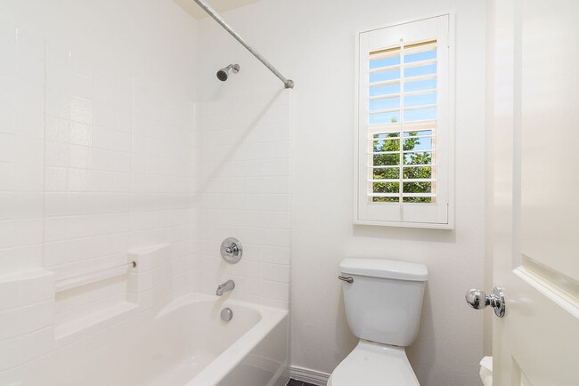 Building Photo - 3558 Summit Trail Ct