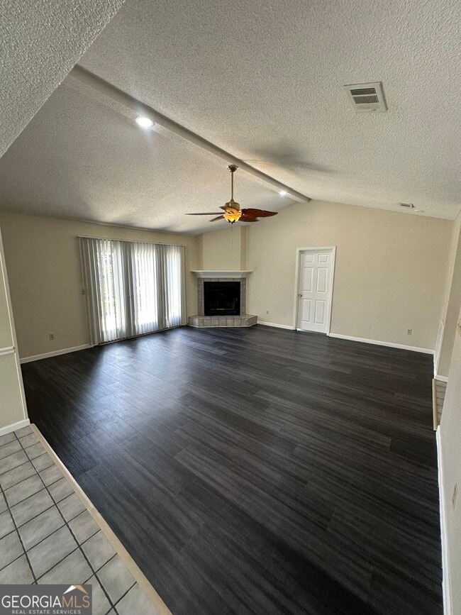 Building Photo - 214 Cypress Dr