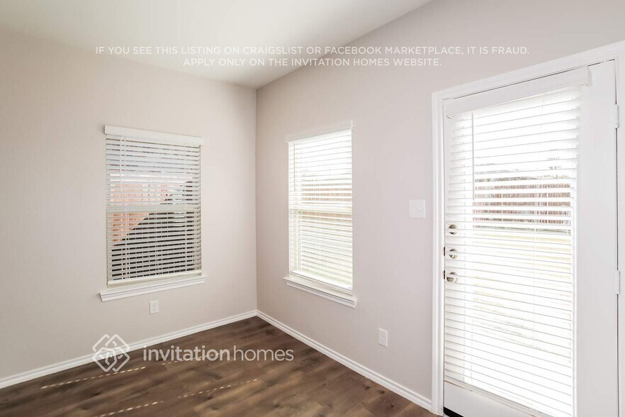 Building Photo - 800 Alton Dr