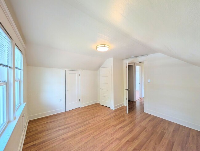 Building Photo - 2Bd/1Ba Everett Condo