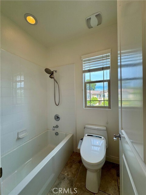 Building Photo - 135 Willowbend