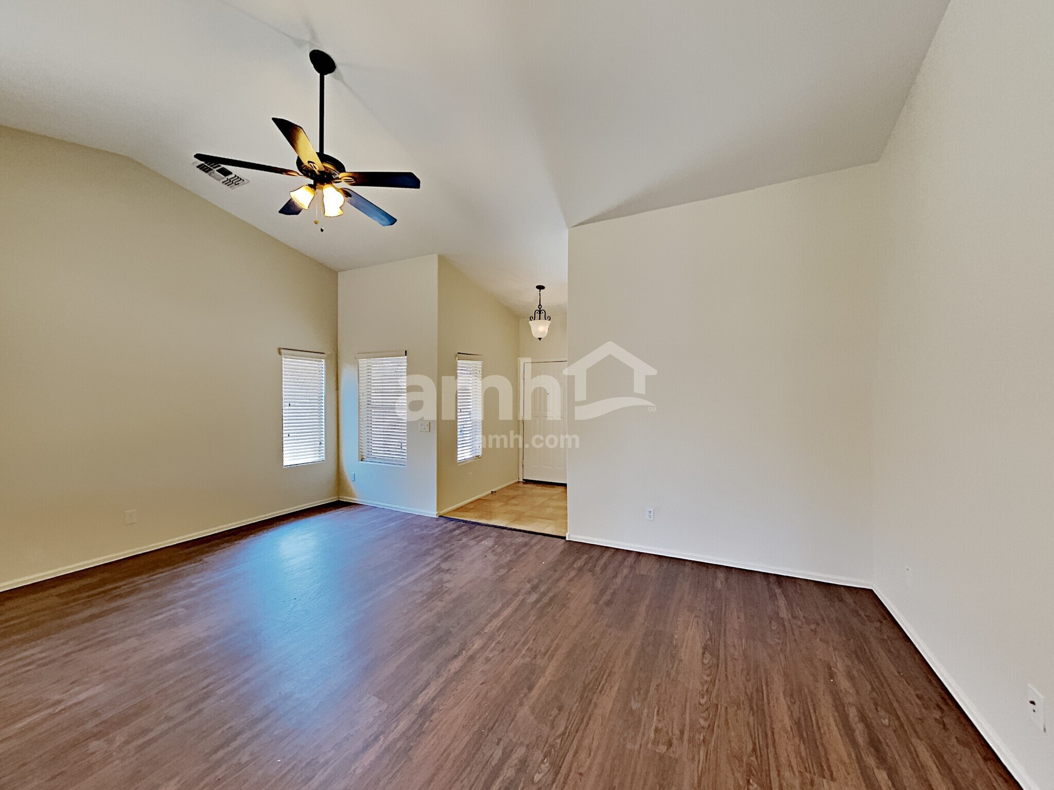 Building Photo - 17568 W Voltaire St