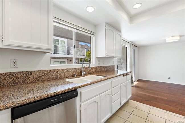 Building Photo - 1421 12th St