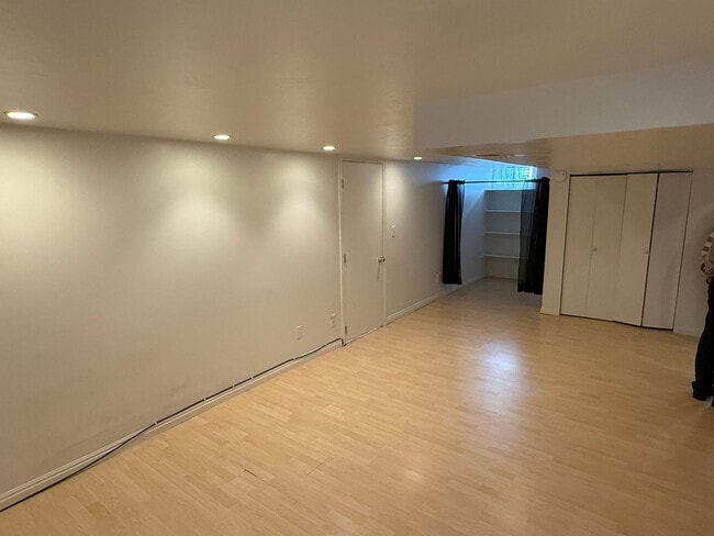 Building Photo - Beautiful 4 bedroom 3 bathroom home!