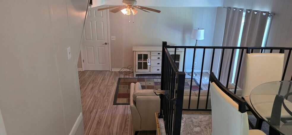 Building Photo - 647 Shipp Ln