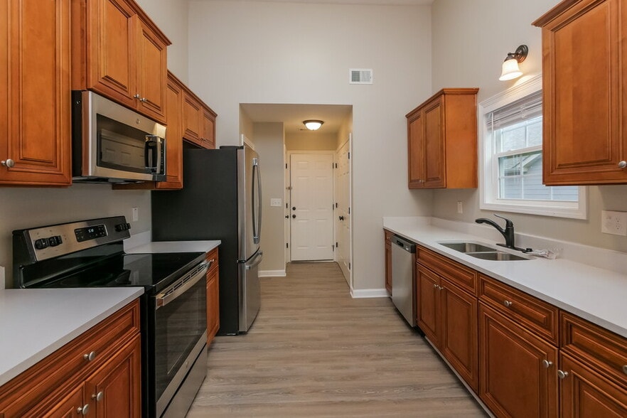 Building Photo - 6697 Biscayne