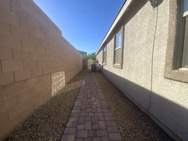 Building Photo - 799 Flowing Meadow Dr