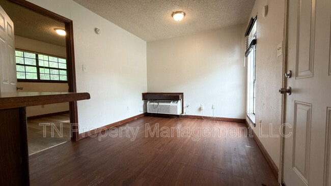 Building Photo - 206 Rue Royale