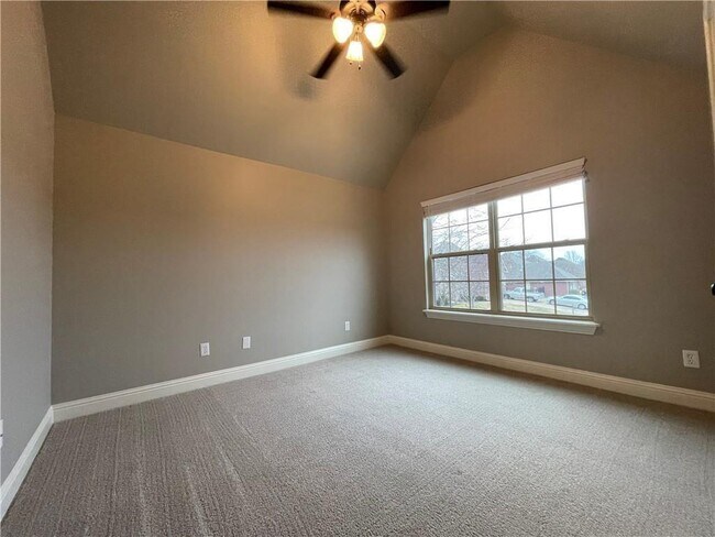 Building Photo - 5317 S Stone Bay Ct
