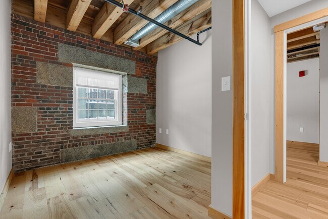 Building Photo - 58 13th St