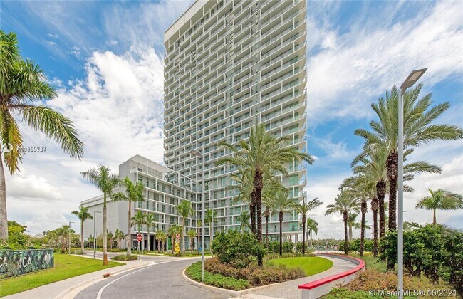 Primary Photo - 2000 Metropica Way