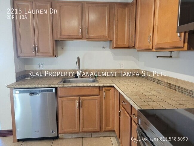 Building Photo - 2215 Lauren Dr