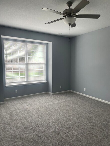 Building Photo - 15853 Foster