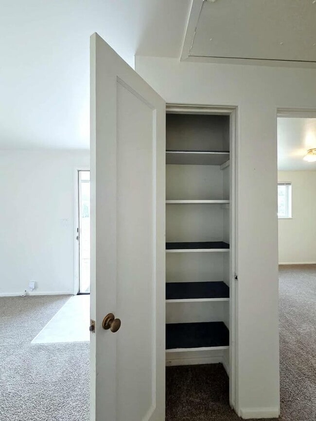 Building Photo - Two Bedrooms & One Bathroom Home $100.00 o...