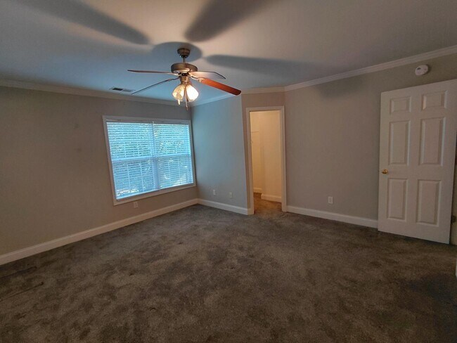 Building Photo - 300 Hampton Forest Dr