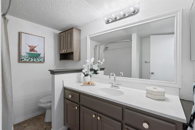 Building Photo - 1601 Faro Dr