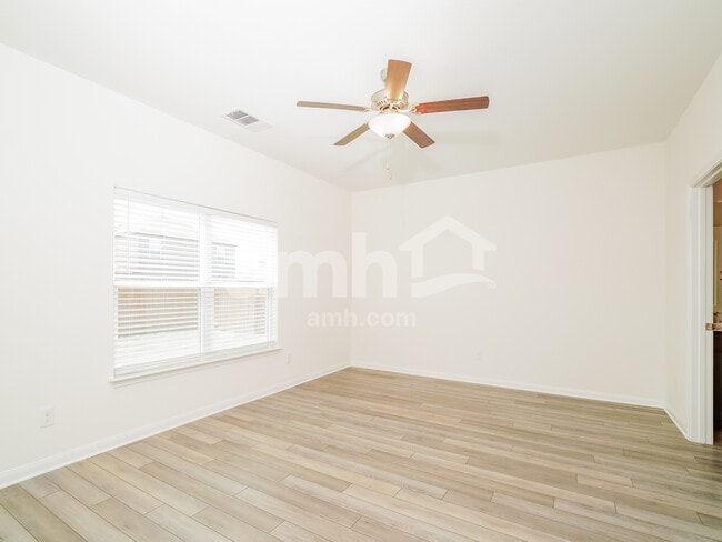 Building Photo - 1283 Treeta Trail