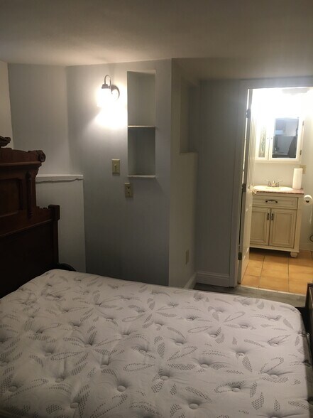 Building Photo - 1391 Franklin Ave