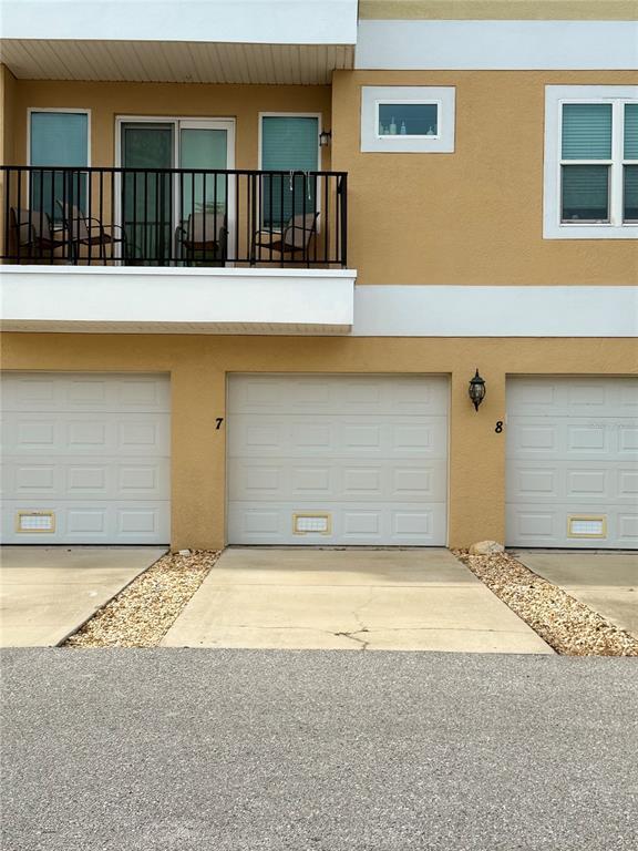 Building Photo - 5111 Royal Palms Wy