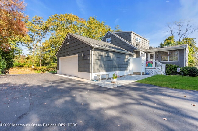 Building Photo - 1305 Allaire Rd