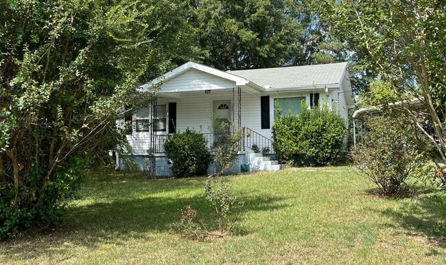 Primary Photo - 106 Marshall Ln SW