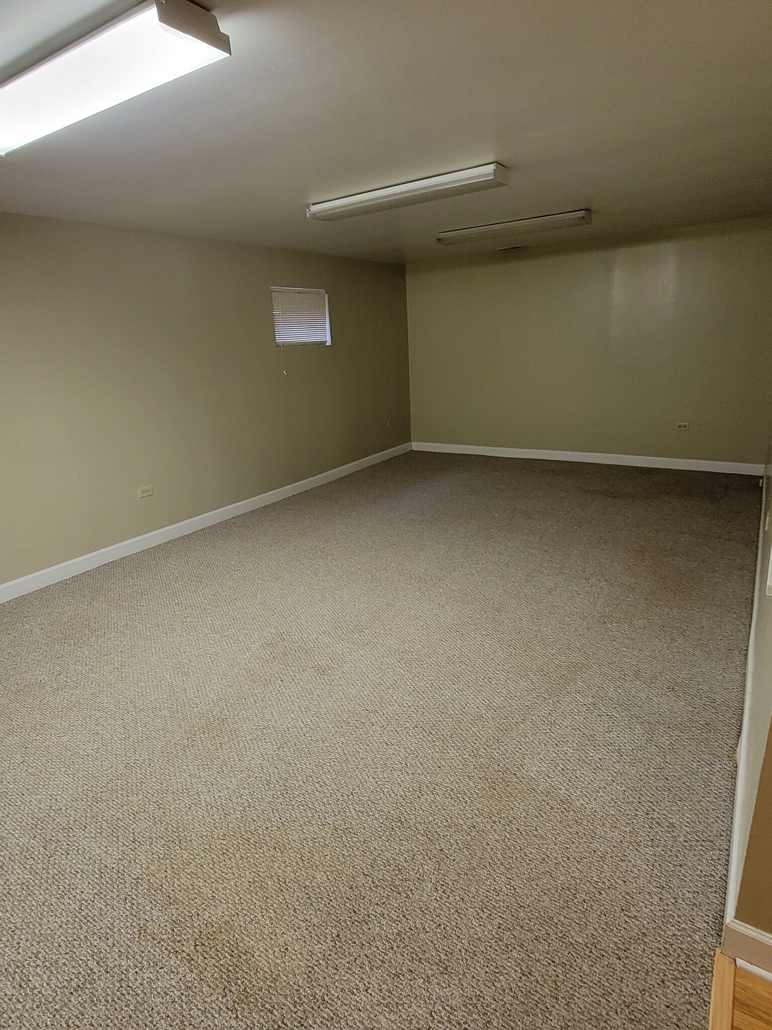 Building Photo - 2116 Rugen Rd