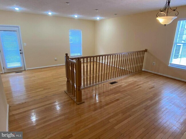 Building Photo - 2017 Heritage Dr