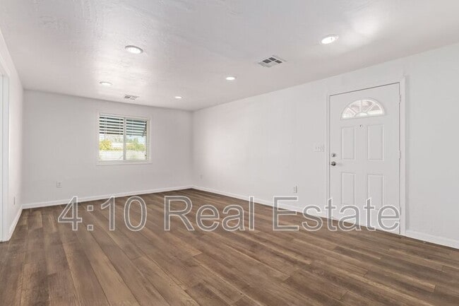 Building Photo - 1117 N 13th St