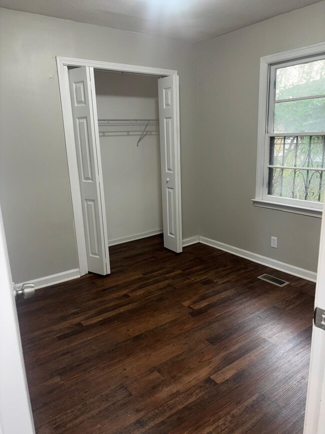 Building Photo - 661 Coleman Ln