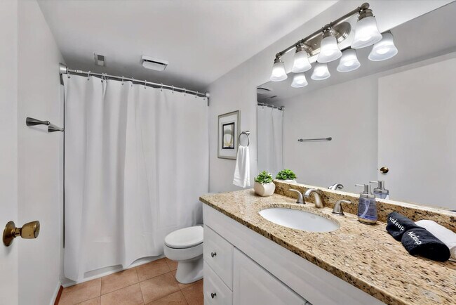 Building Photo - 962 Pavilion St