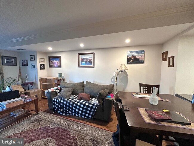 Building Photo - 1600 Prince St