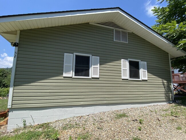 Building Photo - 52 Windy Hill Rd