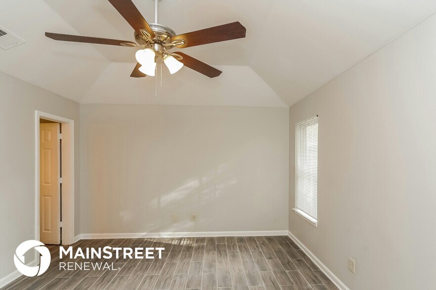 Building Photo - 215 Guthrie Dr