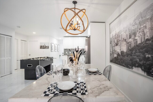 Building Photo - 422 NW 8th St