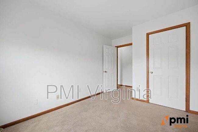 Building Photo - 202 Stonehall Ct