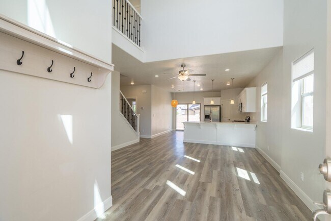 Building Photo - 548 N 550 W