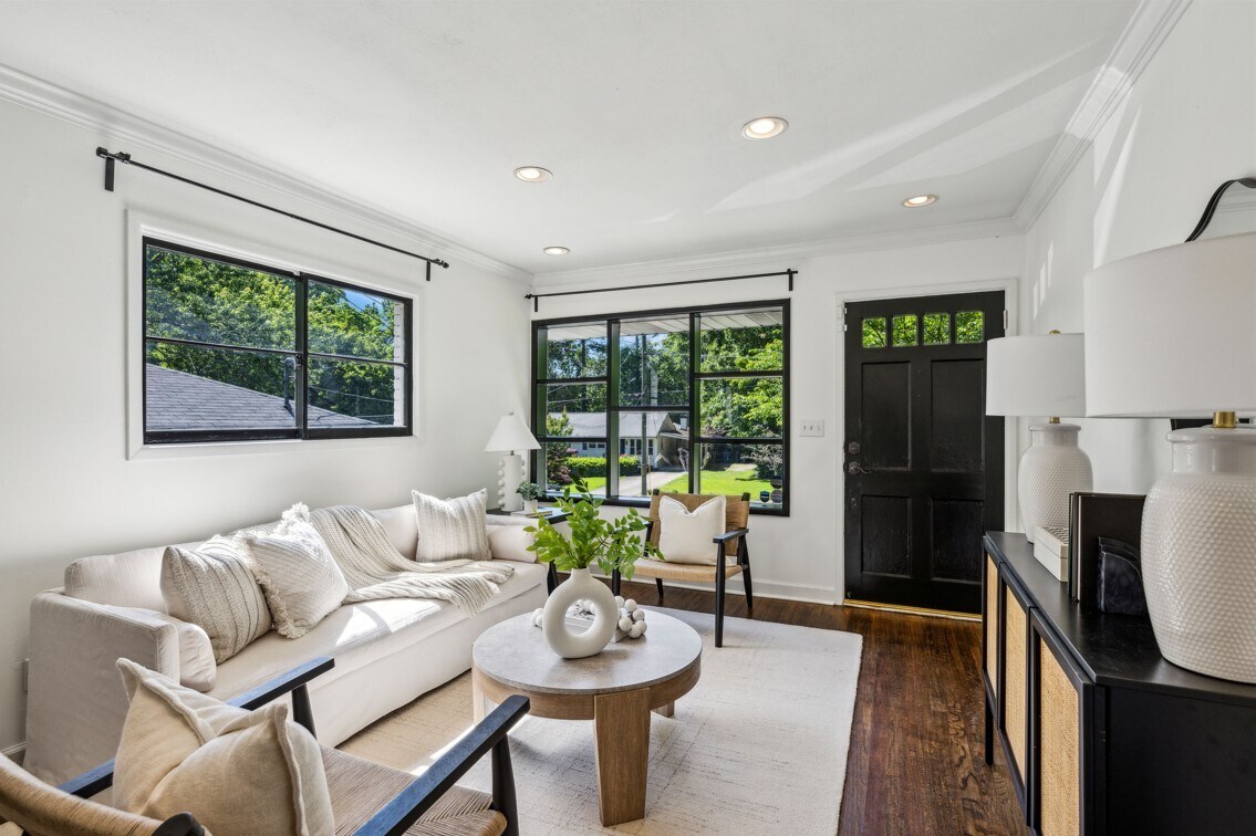 Building Photo - 2129 Arlington Ave NE