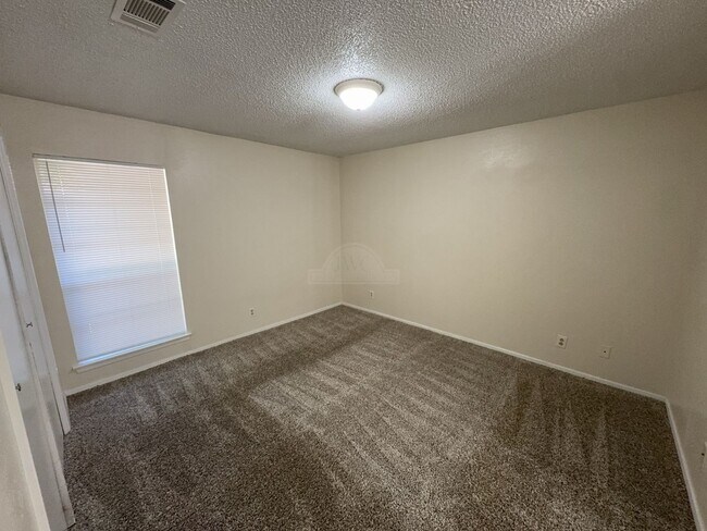 Building Photo - 1209 Wales Dr